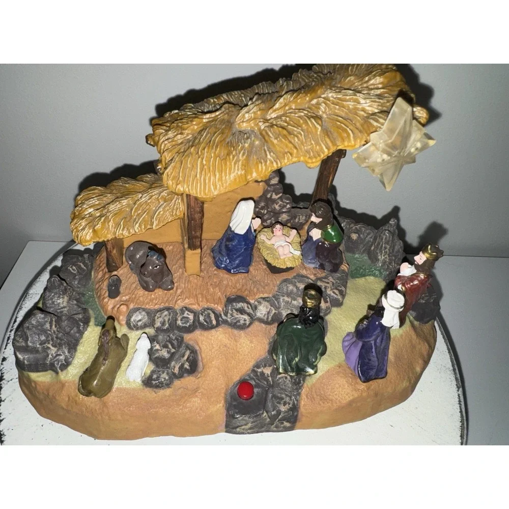Gemmy Nativity Scene Lights-Up Musically Narrated Story Birth of Jesus Works